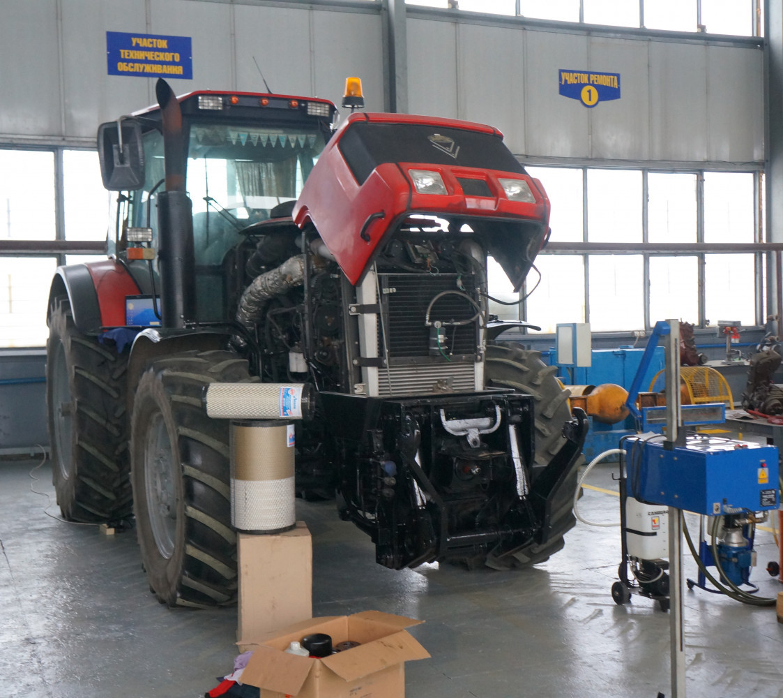 Tekhnicheskoe-obsluzhivanie-i-remont-traktorov